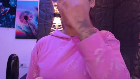 Snapshot of graceymilf999 chatting on 28, 10, 2025 Gracey Milf online show from 28, 10, 2025