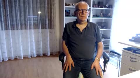 Snapshot of grandpach chatting on 24, 2, 2025 grandpach online show from 24, 2, 2025