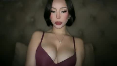 Marie Pelie online show from 3, 2, 2026