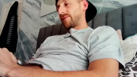 Snapshot of greendiamon chatting on 27, 10, 2025 greendiamon online show from 27, 10, 2025