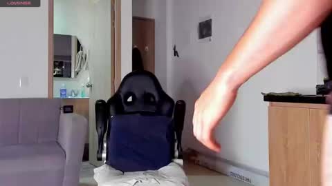 Snapshot of greeneyes_col chatting on 4, 2, 2025 Juan online show from 4, 2, 2025