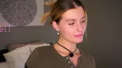 Snapshot of greengazon chatting on 25, 11, 2025 Kelly online show from 25, 11, 2025