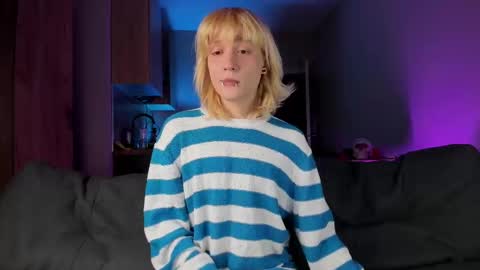 Greg-independent model online show from 8, 3, 2025