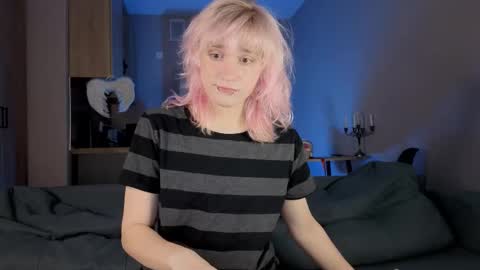 Greg-independent model online show from 8, 3, 2026