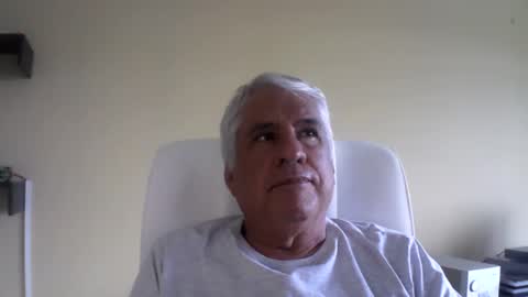 Snapshot of grisa01 chatting on 13, 11, 2025 grisa01 online show from 13, 11, 2025