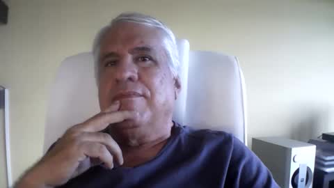 Snapshot of grisa01 chatting on 19, 11, 2025 grisa01 online show from 19, 11, 2025