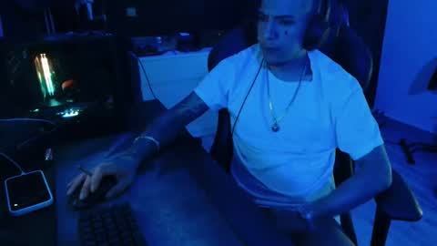 Snapshot of guayaco_ chatting on 26, 10, 2025 Guayaco  online show from 26, 10, 2025