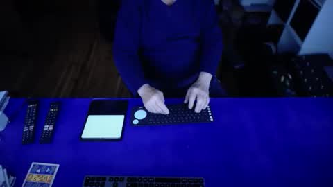 guesswhatigot2 online show from 16, 9, 2025