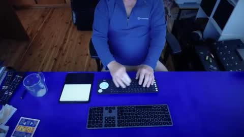 guesswhatigot2 online show from 27, 9, 2025