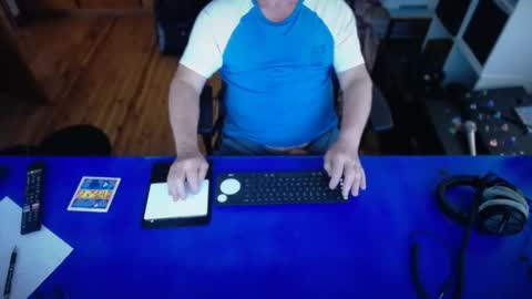 guesswhatigot2 online show from 16, 11, 2025