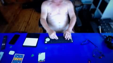 guesswhatigot2 online show from 20, 12, 2025