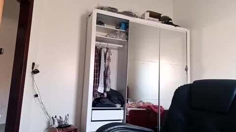 guguzinhox online show from 27, 2, 2025