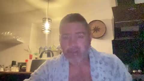 guil0 online show from 30, 10, 2025