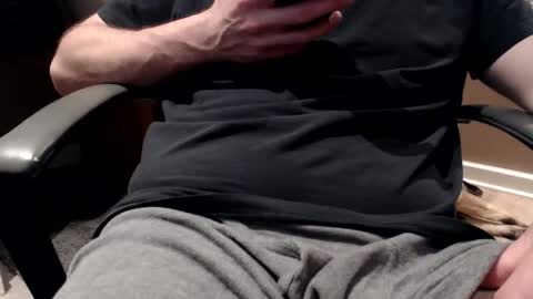 Snapshot of guitarguru420 chatting on 22, 2, 2025 newbies online show from 22, 2, 2025