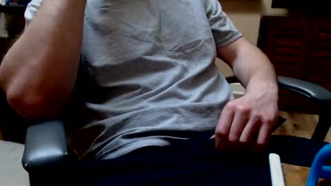 Snapshot of guitarguru420 chatting on 24, 2, 2025 newbies online show from 24, 2, 2025