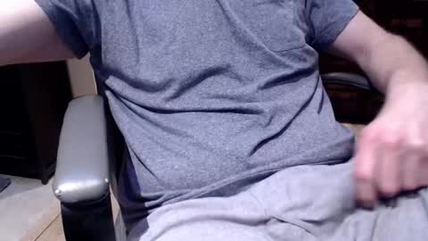 Snapshot of guitarguru420 chatting on 12, 3, 2025 newbies online show from 12, 3, 2025