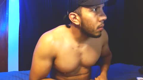 holl latino online show from 16, 11, 2025