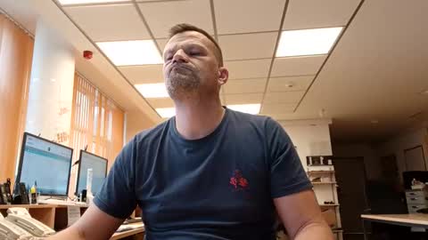 Snapshot of guschidick chatting on 16, 10, 2025 guschidick online show from 16, 10, 2025