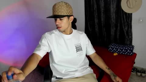 Snapshot of guts_x chatting on 16, 12, 2025 Guts online show from 16, 12, 2025