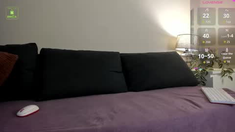 Snapshot of guy_charming chatting on 1, 12, 2025 Buddy online show from 1, 12, 2025