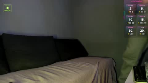 Snapshot of guy_charming chatting on 11, 1, 2026 Buddy online show from 11, 1, 2026