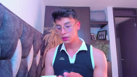Snapshot of guy_twinks chatting on 15, 12, 2024 Gabriel online show from 15, 12, 2024