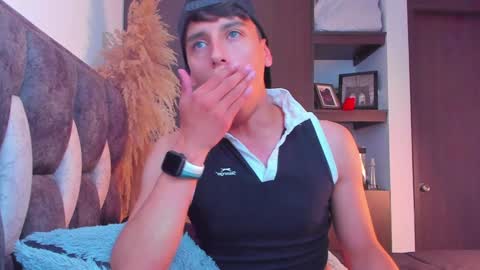 Snapshot of guy_twinks chatting on 4, 1, 2025 Gabriel online show from 4, 1, 2025