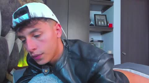 Snapshot of guy_twinks chatting on 14, 1, 2025 Gabriel online show from 14, 1, 2025