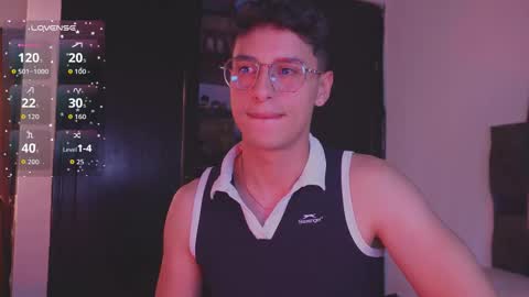 Snapshot of guy_twinks chatting on 18, 12, 2025 Gabriel online show from 18, 12, 2025