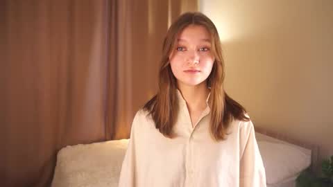 Snapshot of gwennielove chatting on 16, 12, 2025 Molly online show from 16, 12, 2025