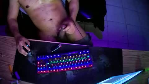 Snapshot of gymbrow chatting on 27, 11, 2025 gymbrow online show from 27, 11, 2025