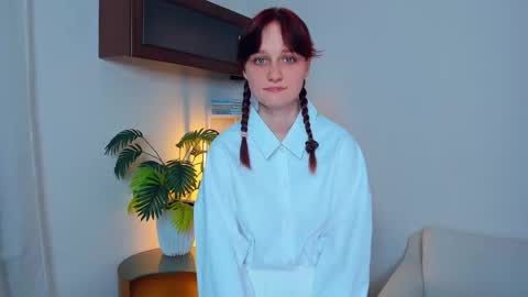 Snapshot of h0lyangel chatting on 12, 9, 2025 Kelly Lilly online show from 12, 9, 2025