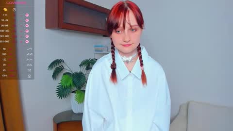 Snapshot of h0lyangel chatting on 20, 9, 2025 Kelly Lilly online show from 20, 9, 2025