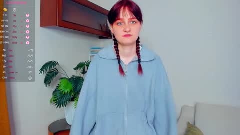 Snapshot of h0lyangel chatting on 27, 9, 2025 Kelly Lilly online show from 27, 9, 2025