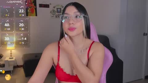 Paulina  online show from 4, 3, 2025