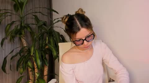 Snapshot of hailey_firee chatting on 11, 11, 2025 Hailey online show from 11, 11, 2025