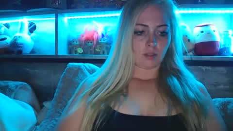 Hailey and d online show from 5, 10, 2025