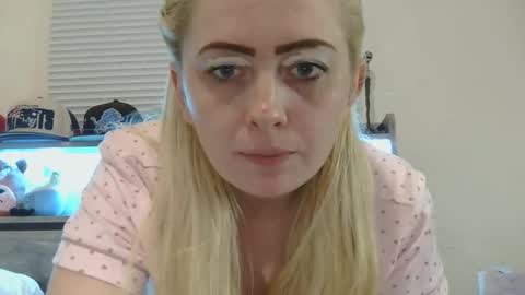 Hailey and d online show from 21, 11, 2025