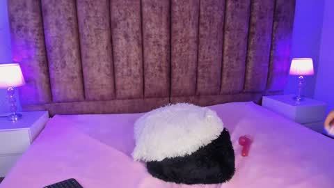 Haileymiler online show from 4, 12, 2024