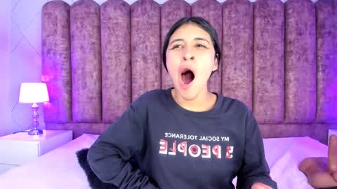 Haileymiler online show from 14, 2, 2025