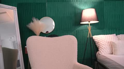 Snapshot of haileymoon85 chatting on 13, 11, 2025 Hailey online show from 13, 11, 2025