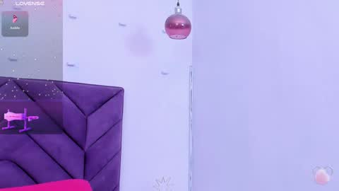 haileystonei online show from 10, 1, 2025