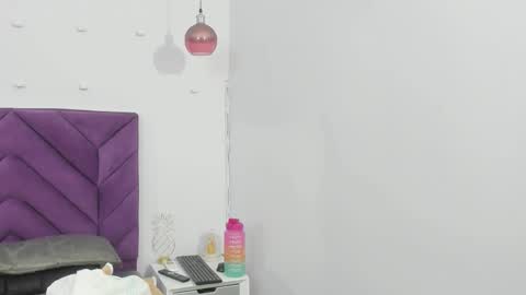 Snapshot of haileystonei chatting on 26, 10, 2025 haileystonei online show from 26, 10, 2025