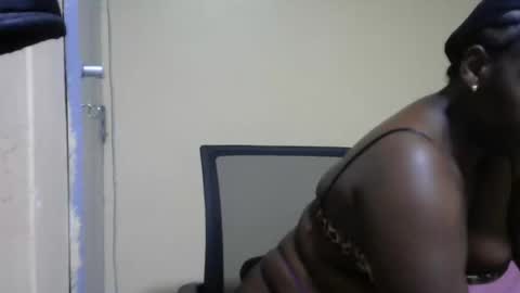 Snapshot of hairypussybigassy001 chatting on 16, 2, 2025 hairypussybigassy001 online show from 16, 2, 2025
