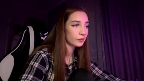 Snapshot of halliemcanaw chatting on 3, 12, 2025 Holly online show from 3, 12, 2025