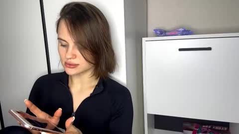 Holly online show from 8, 1, 2026