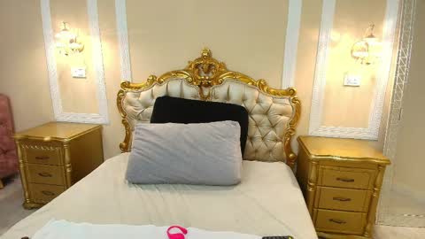 Hallie Stone online show from 25, 3, 2026