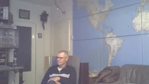 Snapshot of hamto65 chatting on 3, 3, 2025 Prefer men 80 online show from 3, 3, 2025