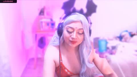 Hana Hyuga .   Please help me reach 200 thumbs up online show from 25, 10, 2025