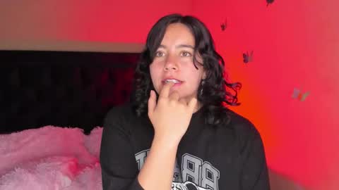 Hanah Montana Independent model online show from 5, 3, 2026